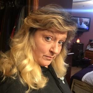 Meet your Posher, Carrie